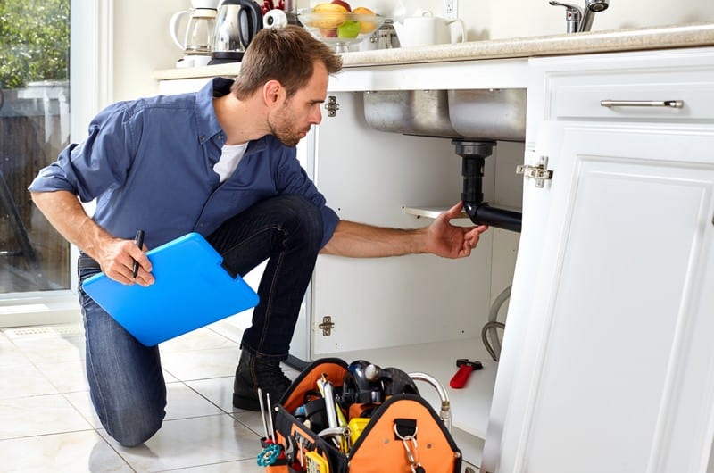 Signs You Need to Call plumbers in Macomb mi Immediately